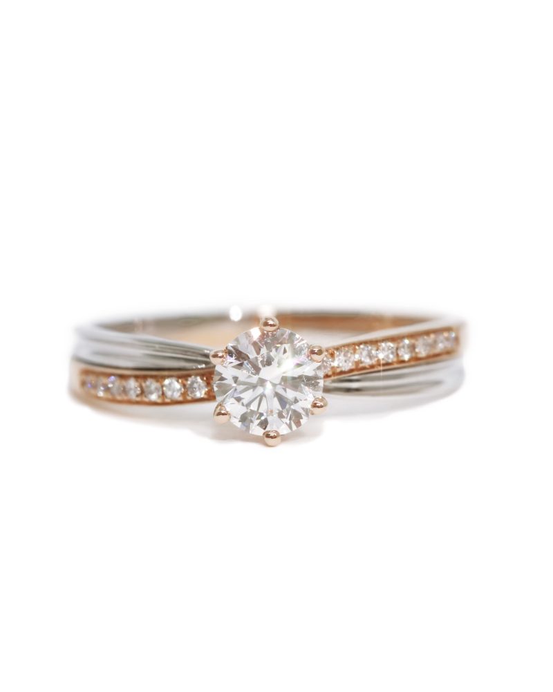 Two-tone Criss Cross Round Diamond Ring