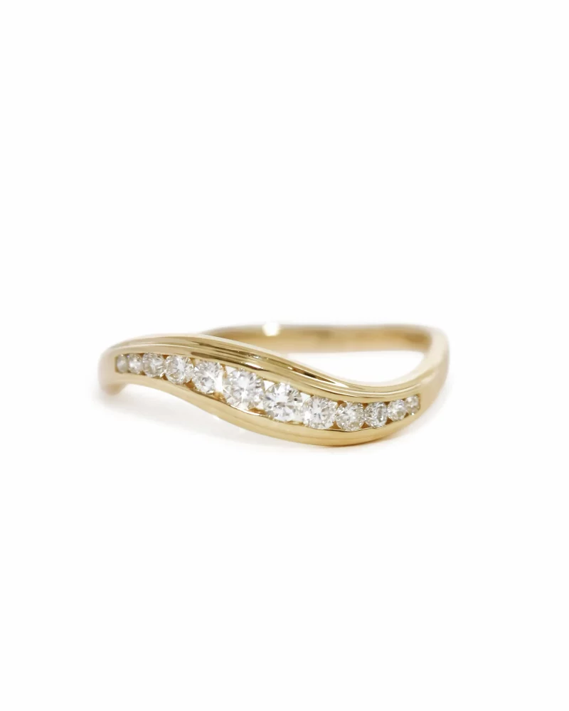 Wave Contour Diamond Ring